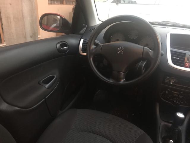 Peugeot 207 ano 2013 - Foto 8