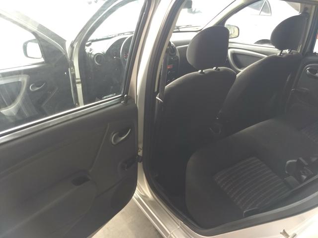 Renault Sandero 1.0 expression ano 2014 - Foto 12
