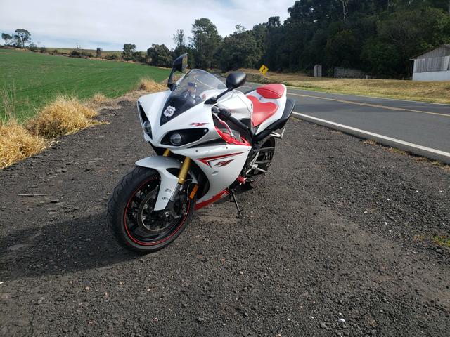 R1 2009 com 33 mil km impecável sem detalhes !!!