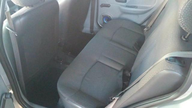 Vendo Clio sedan - Foto 2