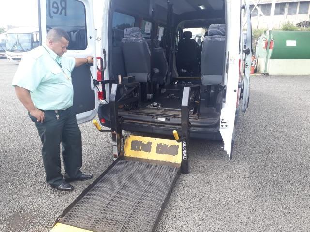Van Adpatada para transporte cadeirante - Foto 2