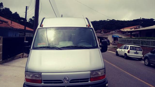 Vende-se Renault master 2005