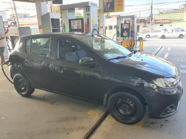 Sandero 14/15 - Foto 2