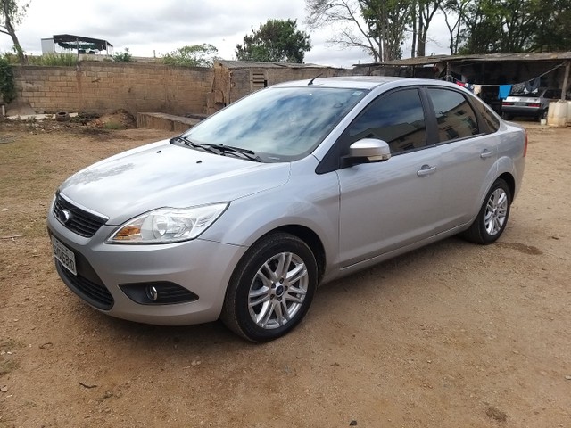 FORD FOCUS 2011 AUTOMÁTICO