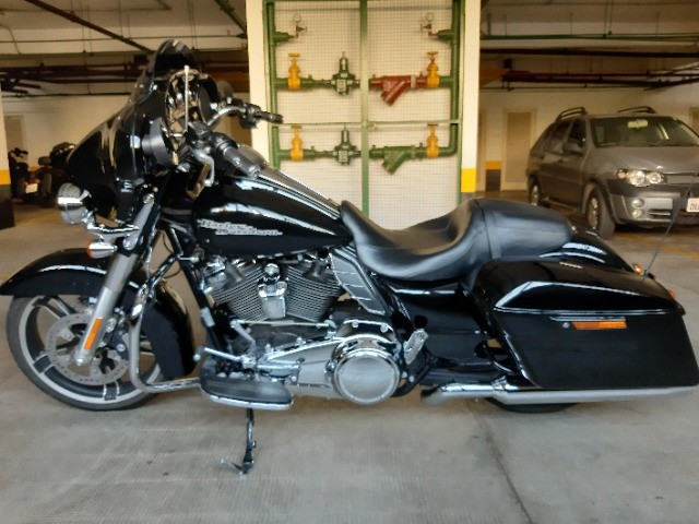 HARLEY DAVISON STREET GLIDE SPECIAL