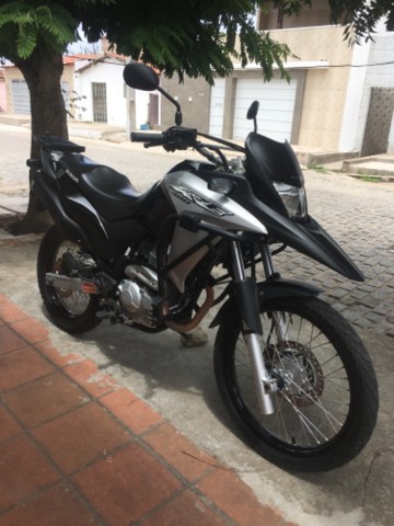 MOTO HONDA XRE 300 COMPLETA