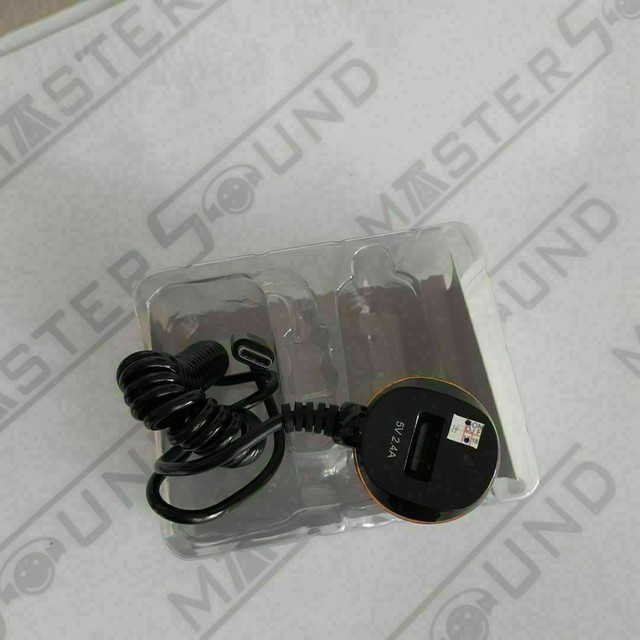 Kit carregador veícular. Com uma entrada usb, Cabo fixo com entrada tipo C. Novo.