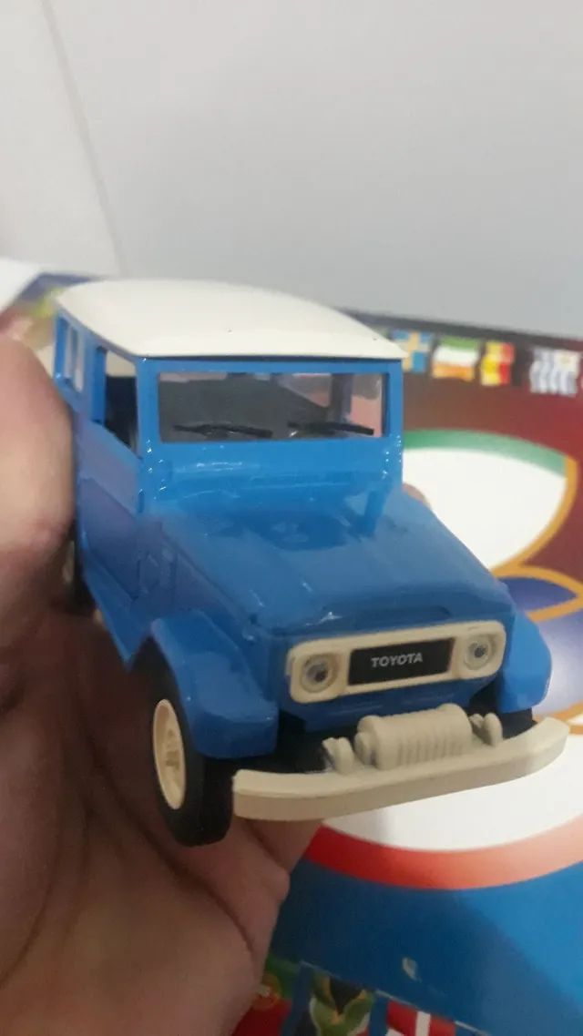 Miniatura toyota bandeirantes escala 1/43