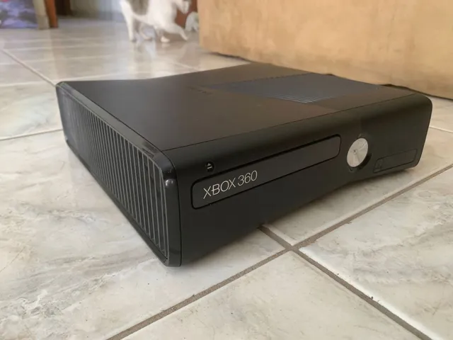 vendo Xbox 360 desbloqueado impecável 300$ - Hobbies e coleções - Vila São  Tiago, Piraquara 1247668031