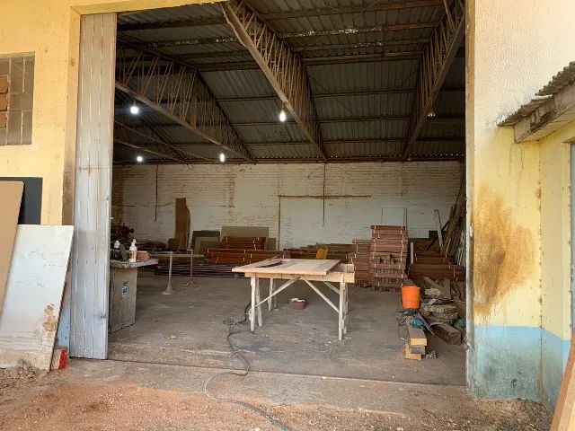 Excelente terreno contendo um barracão em ótima localização de Uvaranas !! - Foto 5