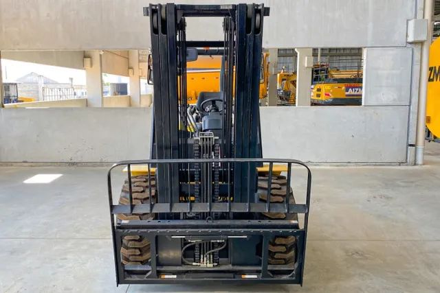 Empilhadeira 4x4 TEU Sem Cabine 3,5T Triplo Estágio - Foto 3