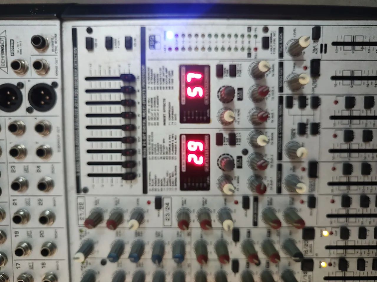 Mesa Behringer 24 canais - Foto 2