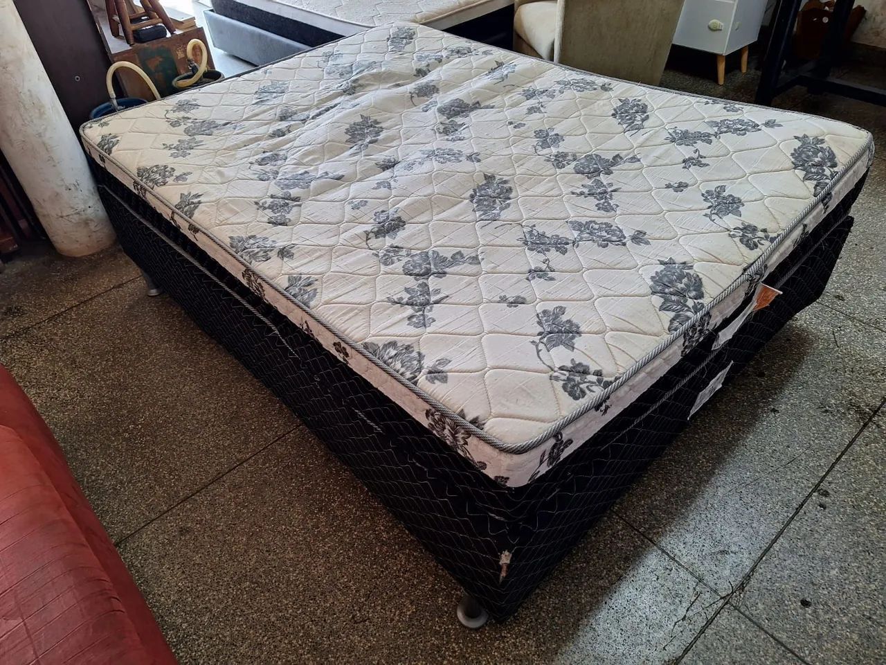 Cama Box Casal com Colchão de molas conservada (((ENTREGO)))