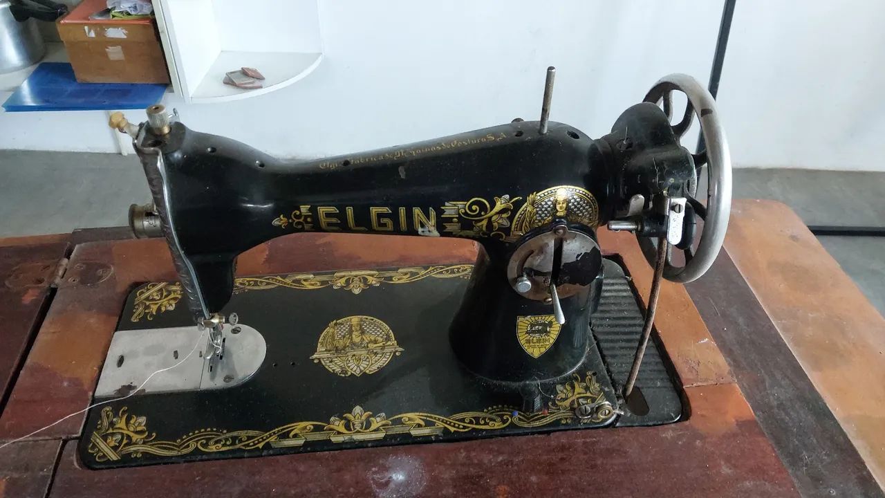 Máquina de Costura Elgin Antiga