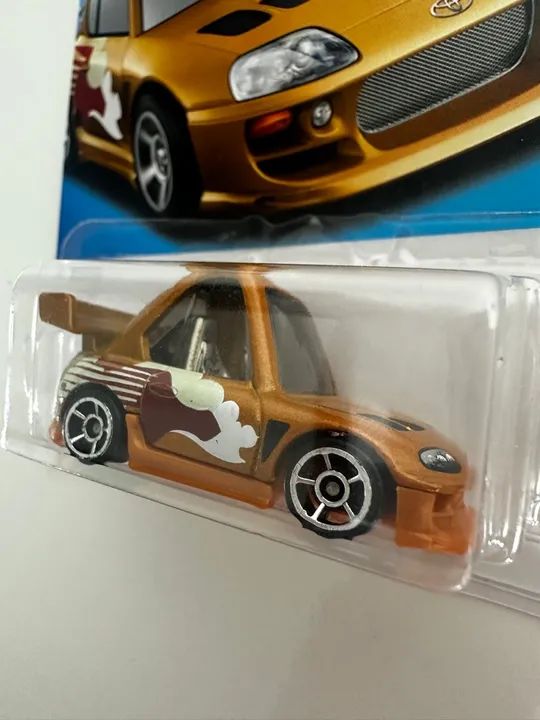 Carrinho Hot Wheels Toyota Supra Tooned Velozes e Furiosos - Foto 2