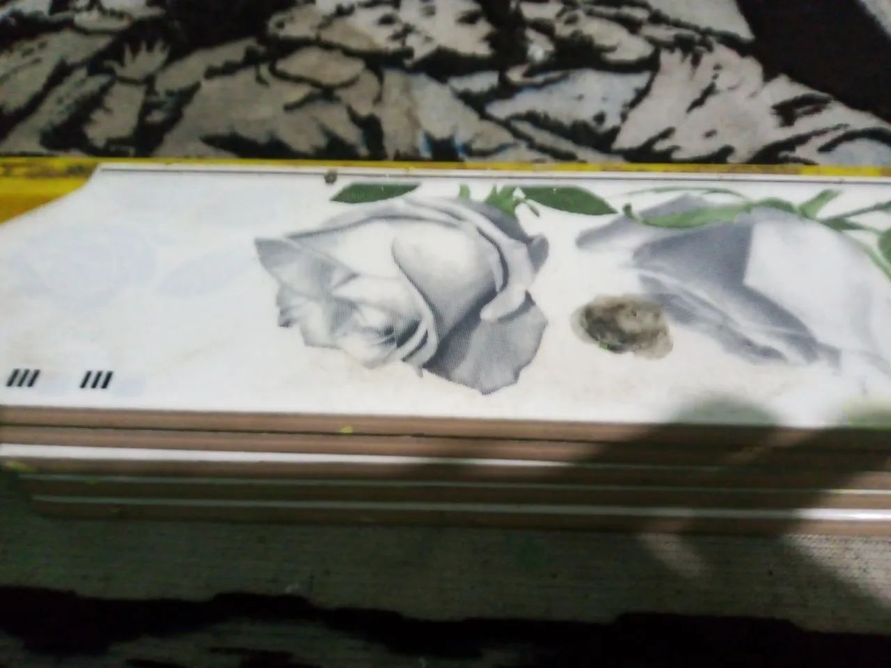 Rodapé em cerâmica branco com flores - Foto 4