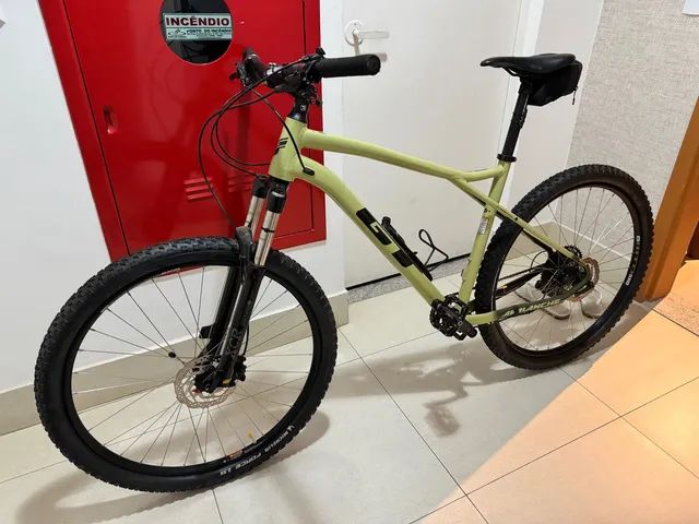 Bicicleta GT Avalanche 29