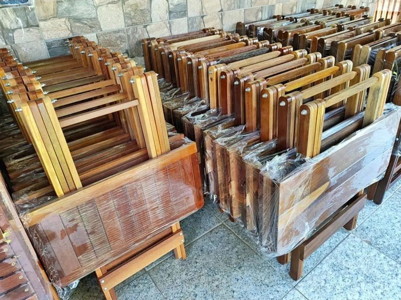 "Mesa de Madeira 70x90 com Conjunto de Cadeiras - Design Elegante!" - Foto 4