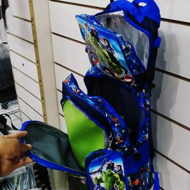 Mochila Com Rodinha Kit 3pçs Huck Da22255 Promoç Dy - Foto 4