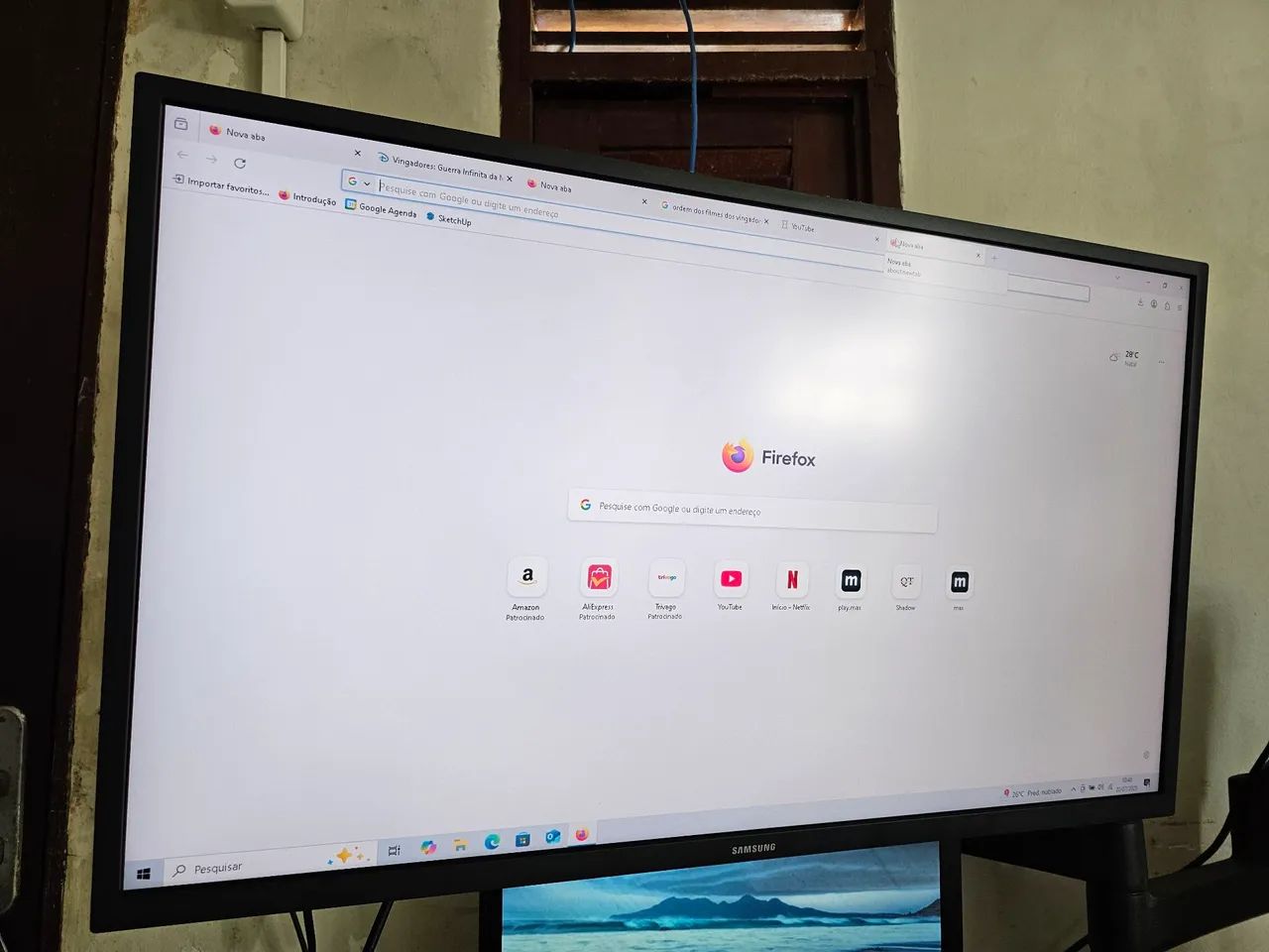 Monitor 32 polegadas 4k, mais suporte para dois monitores 
