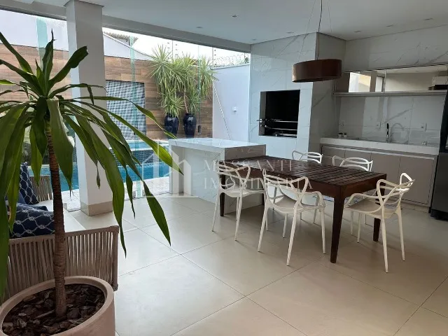 VENDE-SE CASA (SOBRADO) NA QUADRA 507 SUL EM PALMAS TO