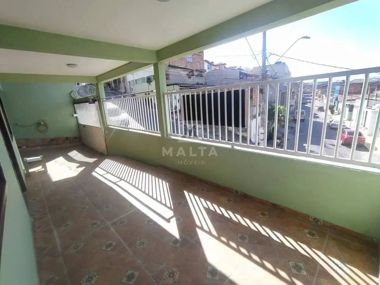Excelente Casa a Venda com 04 Quartos e Terraço no Tirol !! - Foto 3
