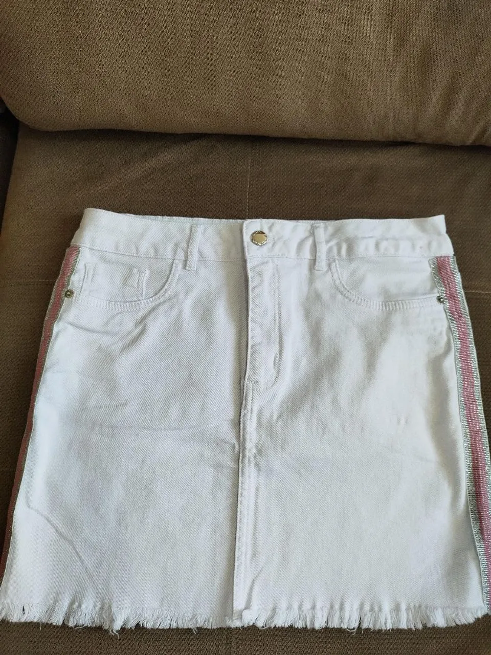 Saia Jeans Branca com Detalhes