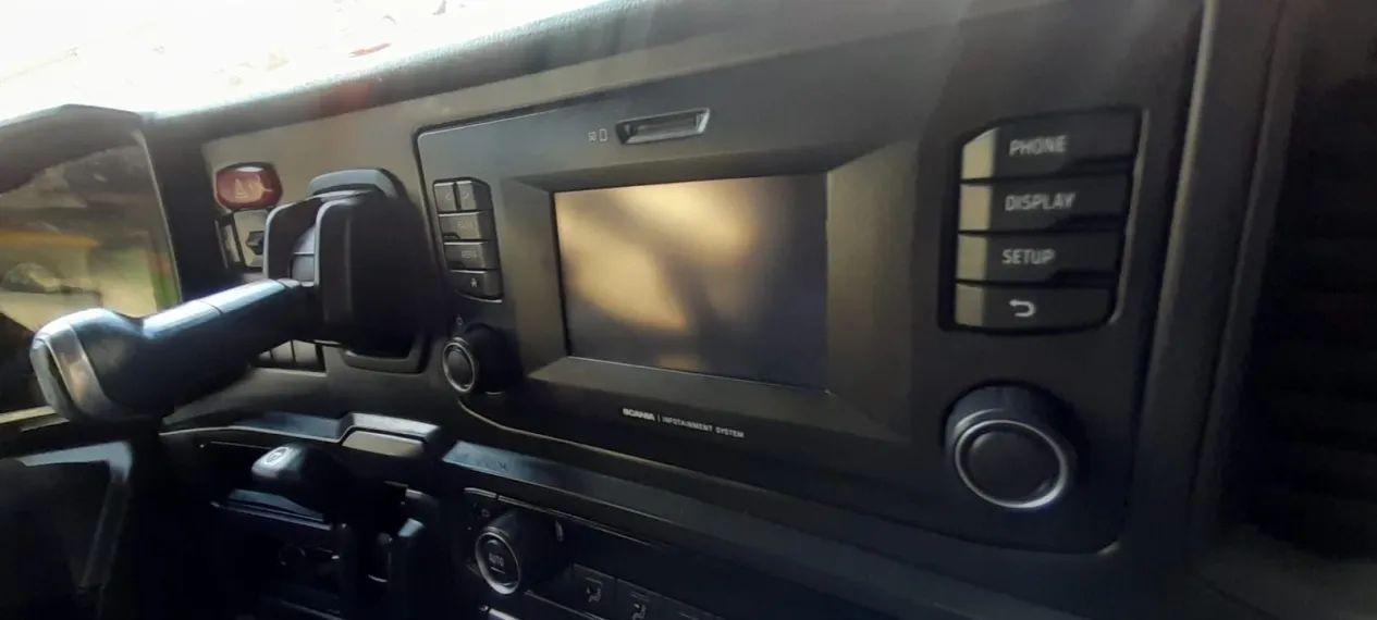 SCANIA R450 A6X2 2022/2023 - PACOTE ADAS PNEUS NOVOS IMPORTADOS SAIA LATERAL E DEFLETORES, - Foto 13