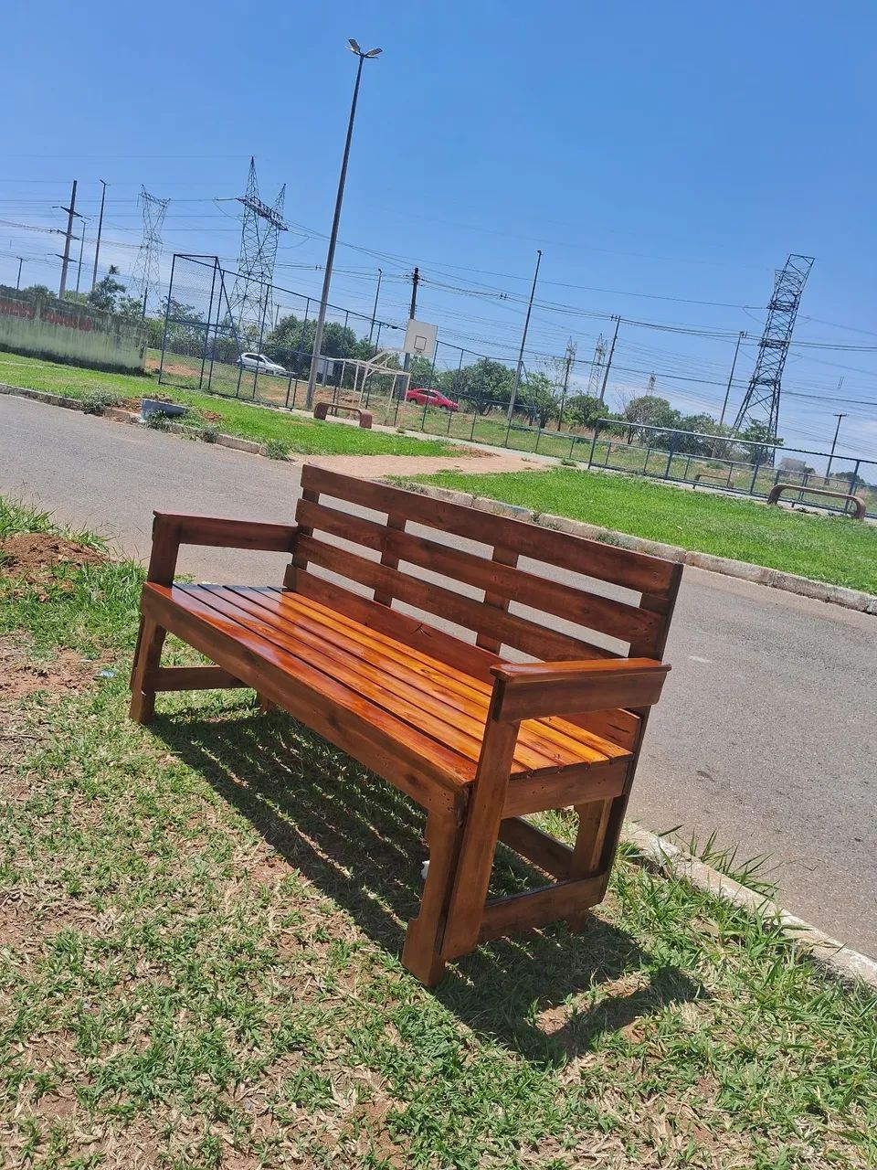 Lindo banco 03 lugares feito com madeira de pallet 