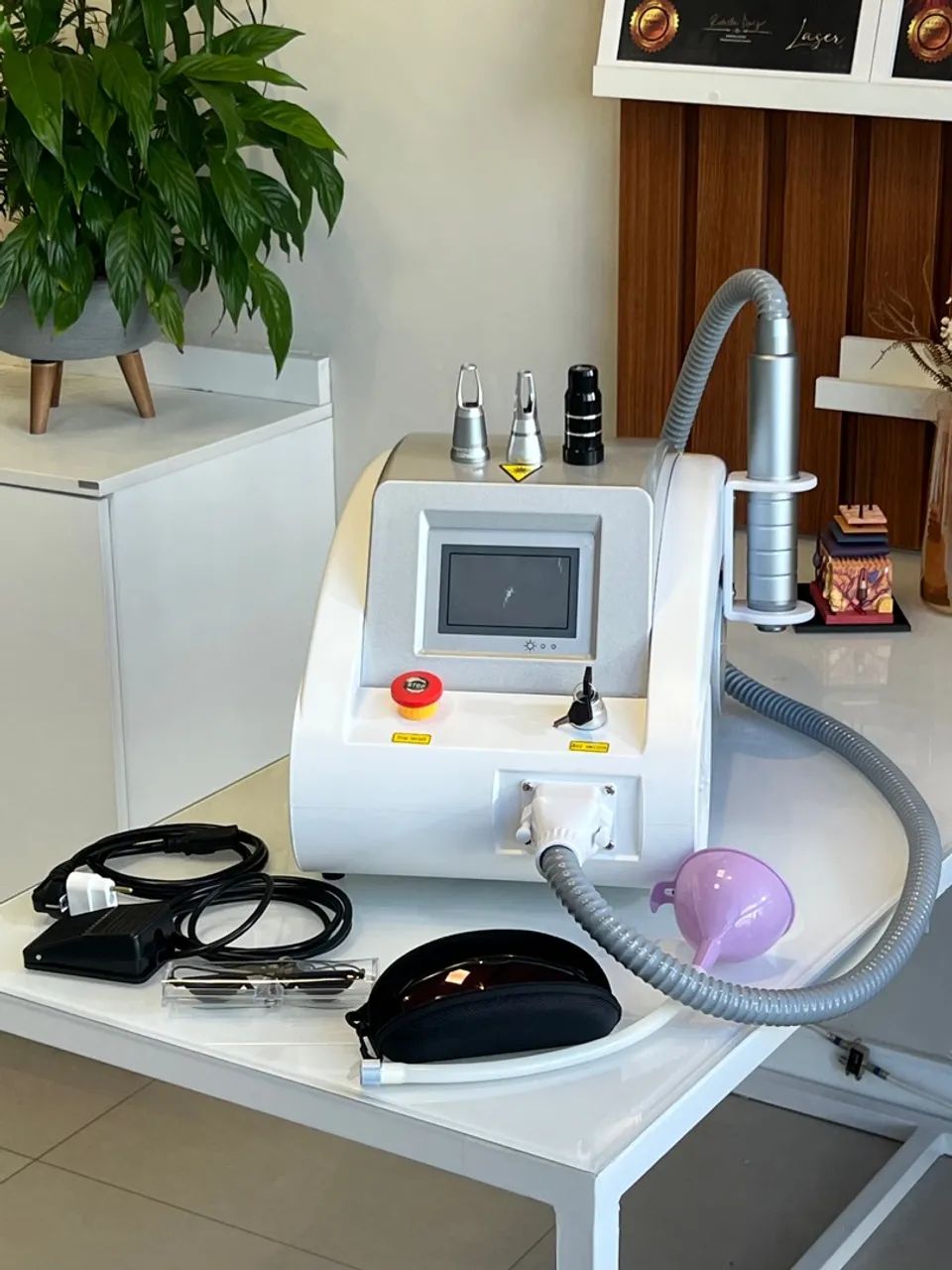 Laser ND-YAG Remoção de Tatuagem