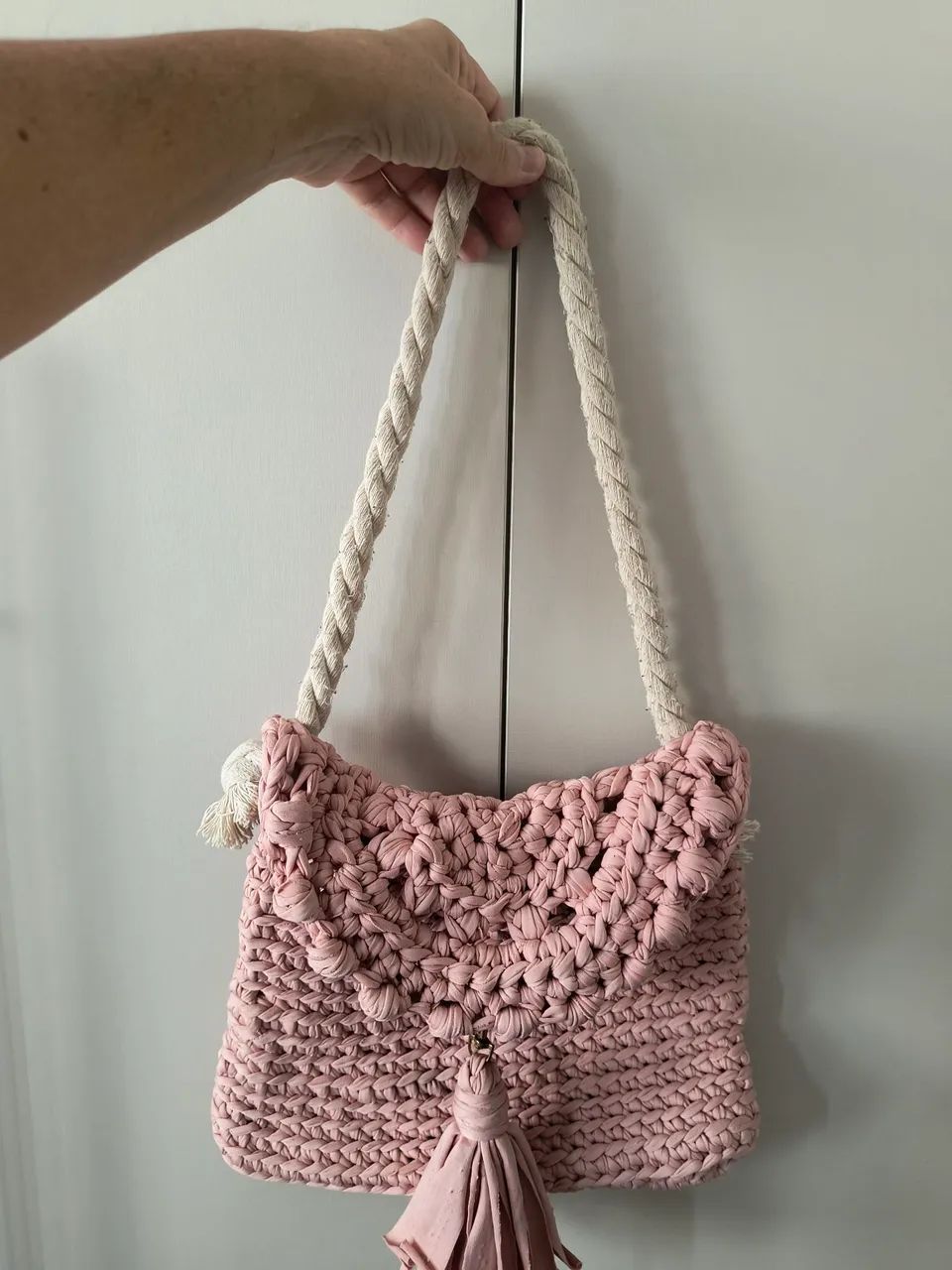Bolsa de crochê rosa