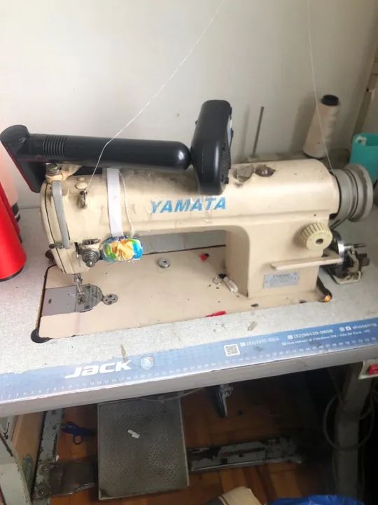 Máquina de costura Yamata industrial 