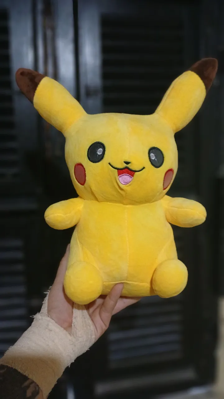 Pelúcia do Pikachu - Colecionador / Presente