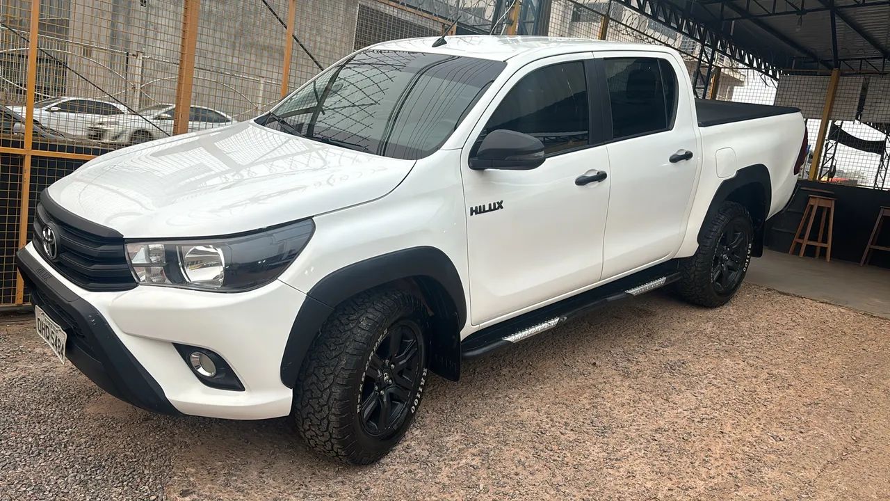 Vendo Hilux automática 