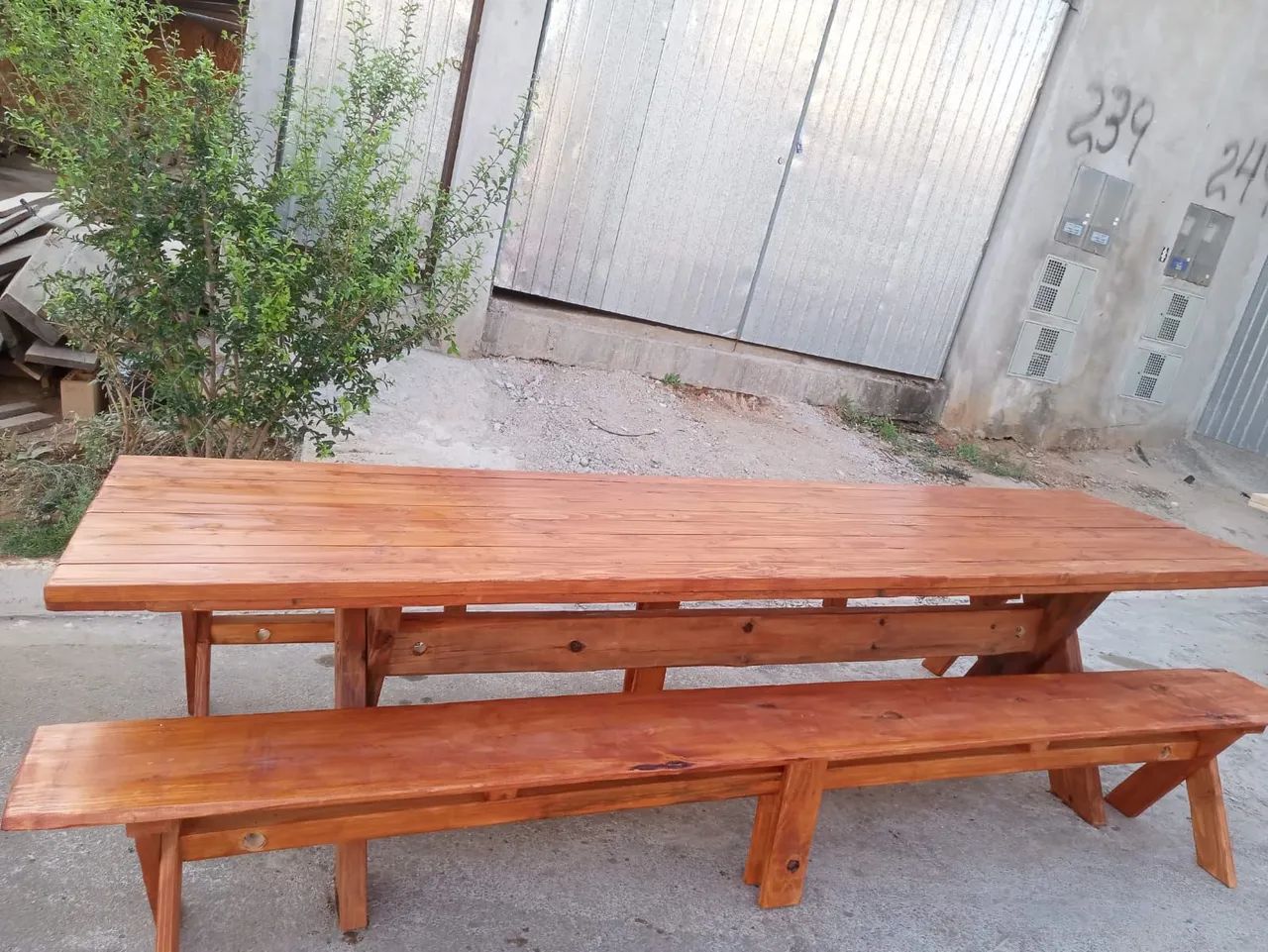 Mesa de madeira com bancos - Foto 4