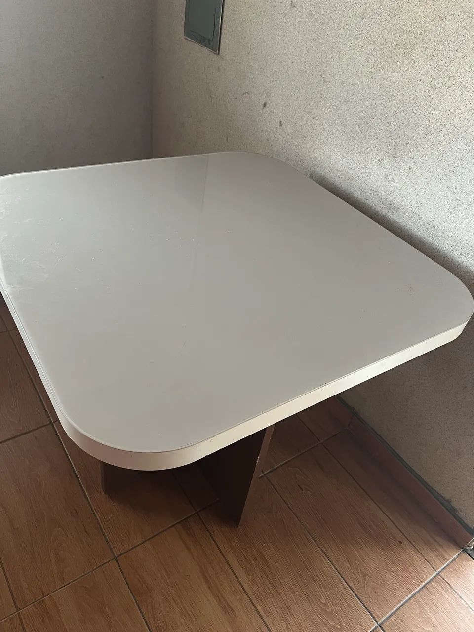 Vende-se esta mesa de jantar65060624664835123