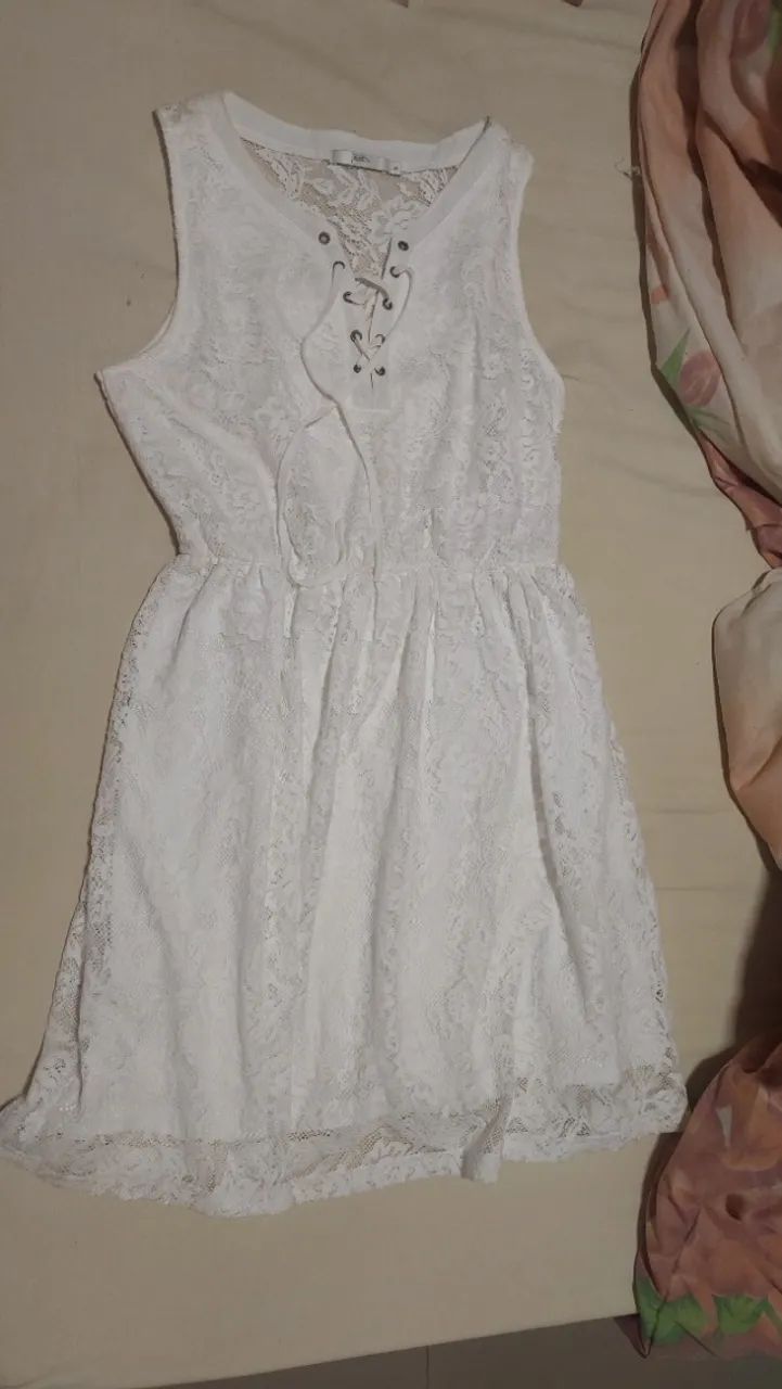 Vestido rendado branco - Tam.M