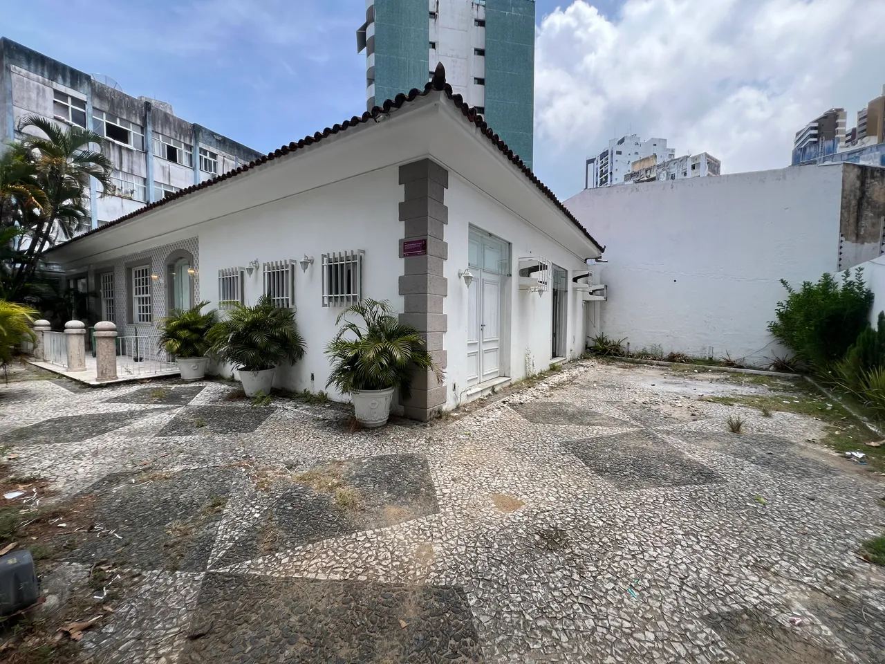 Imóvel para aluguel com 300 metros quadrados em Barra - Salvador - BA
