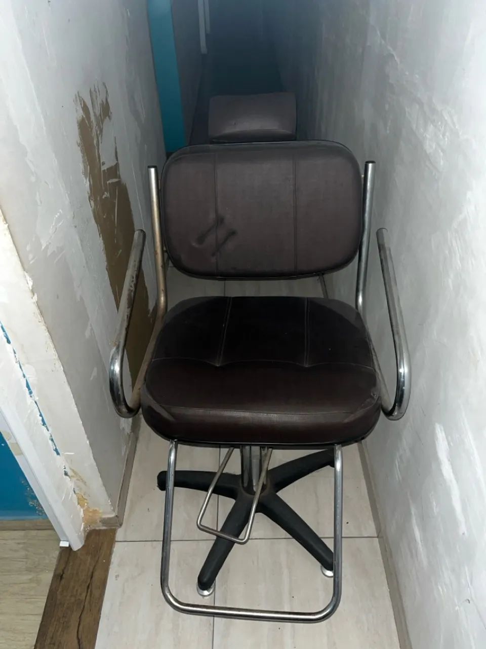 Cadeira de Barbeiro - Estilo Clássico - Foto 2