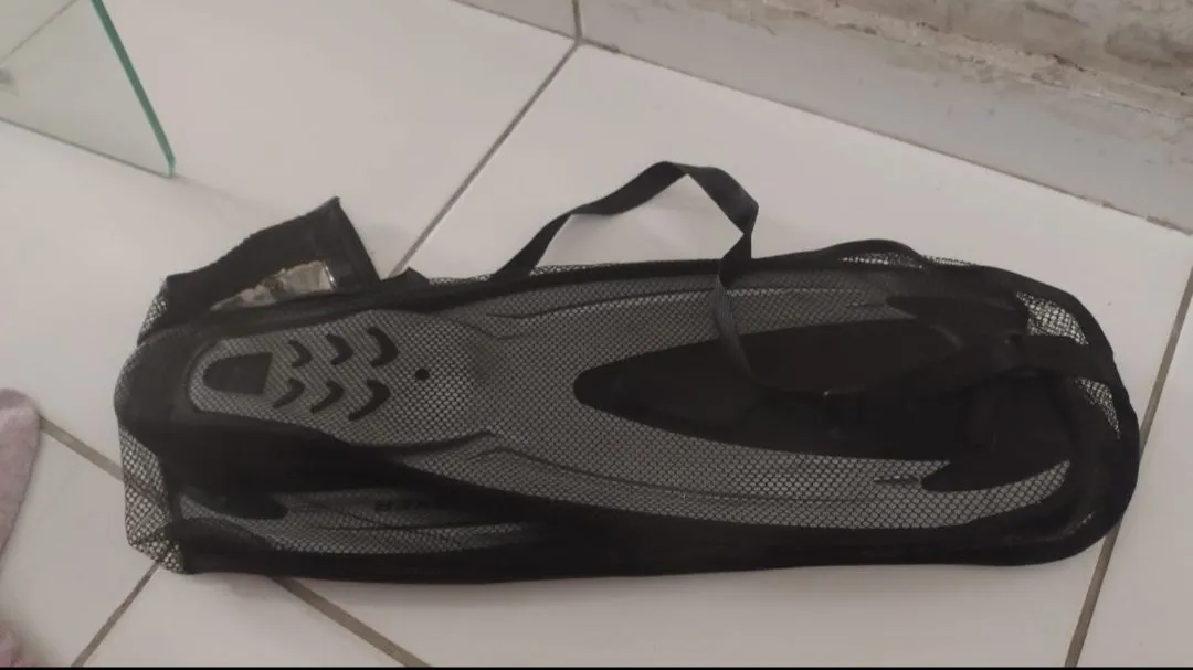 Nadadeiras de Mergulho com Bolsa de Transporte.