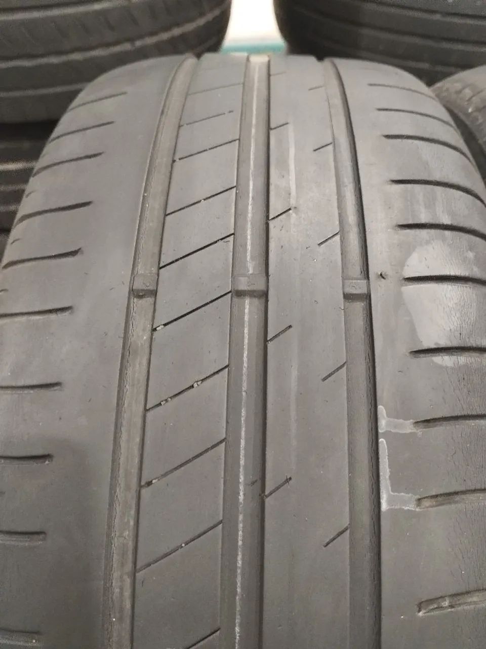 Pneu 195/55/15 Goodyear Eficient Grip - mais que meia vida - 195/55 R15 - Foto 2