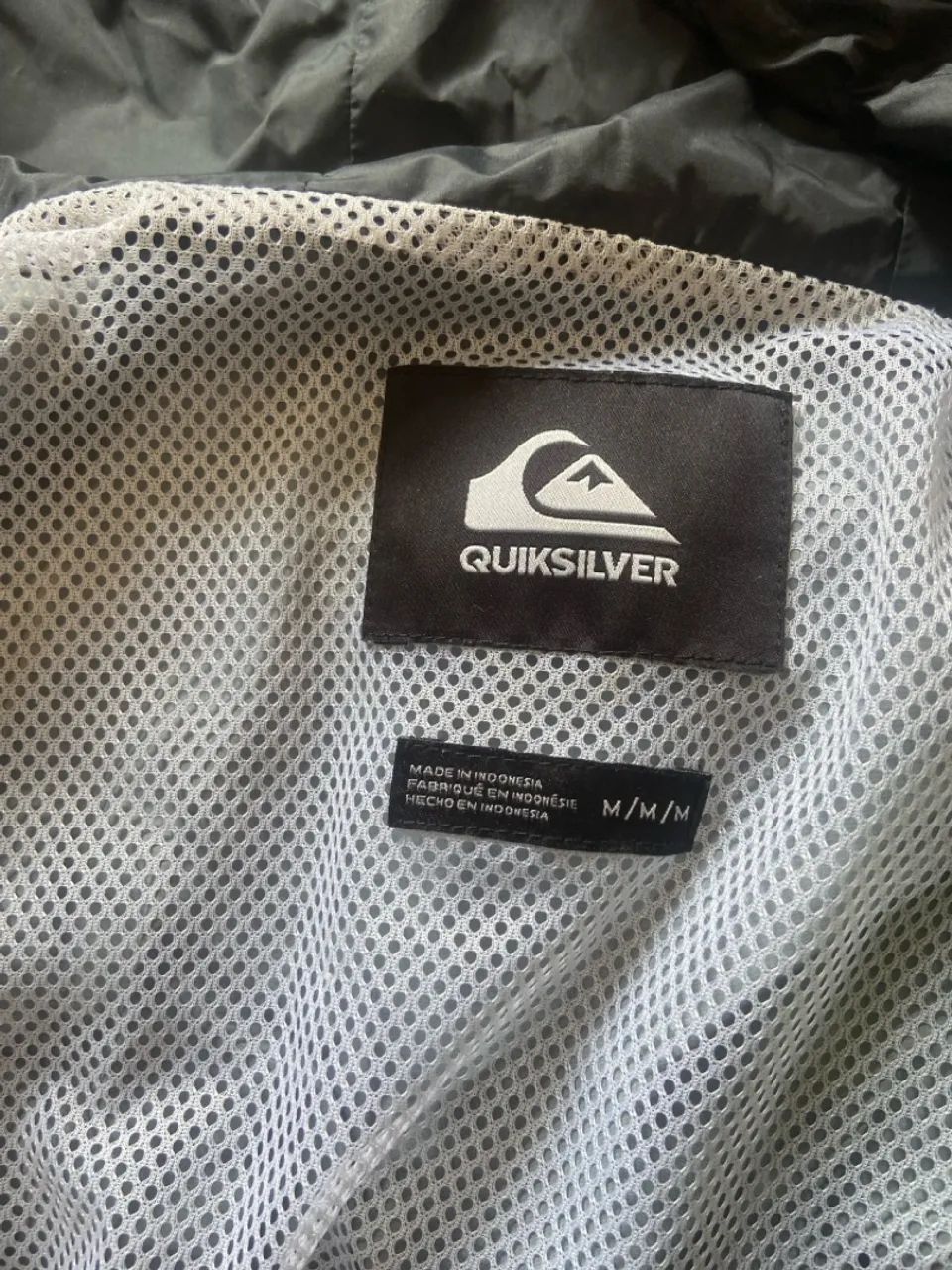 Vendo blusas vans, Lacoste, bermuda e jaqueta  - Foto 5