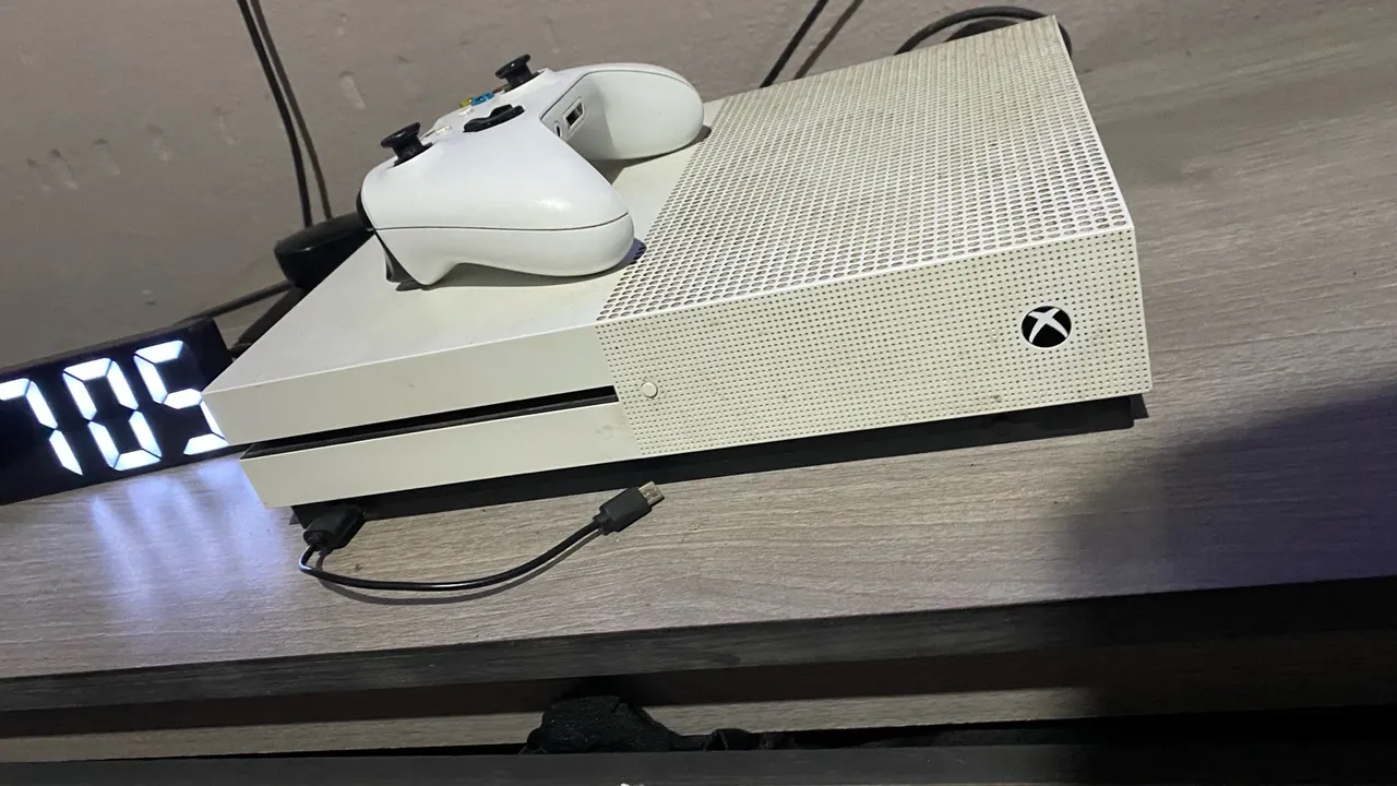 Xbox One S - Console com Controle