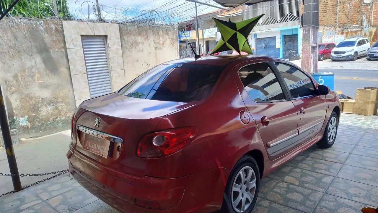 PEUGEOT 207 1.4 VENDO TROCO FINANCIO - Foto 5