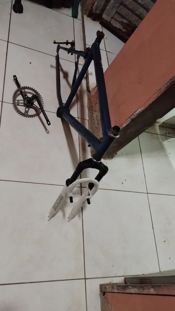 Quadro de Bicicleta com Garfo e Pedivela, vende logo