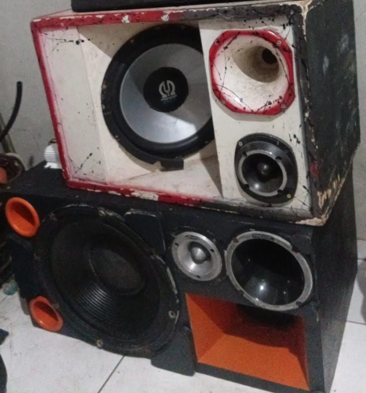 2 Caixa de som automotiva