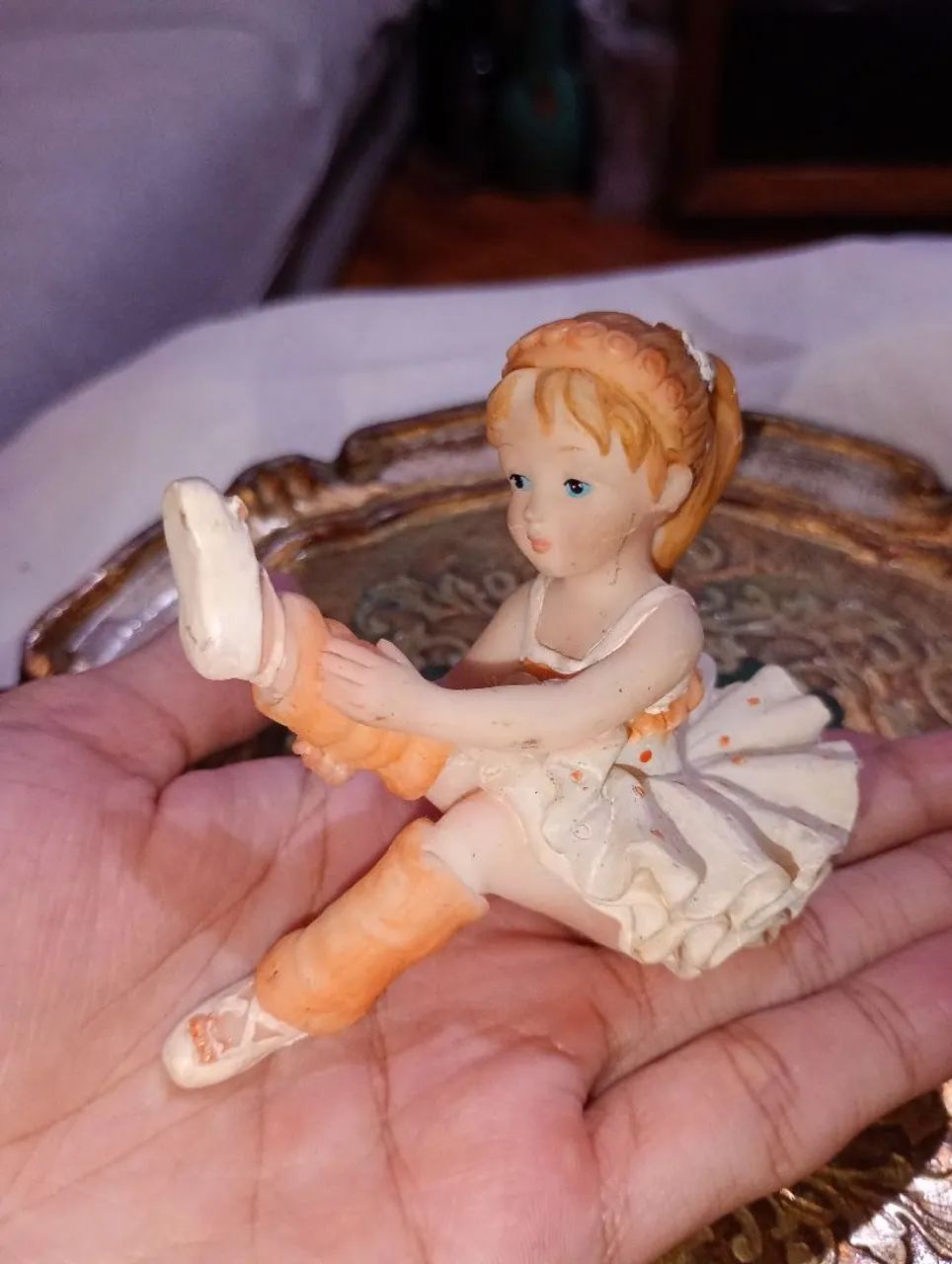 Delicada Bailarina em resina.  - Foto 5