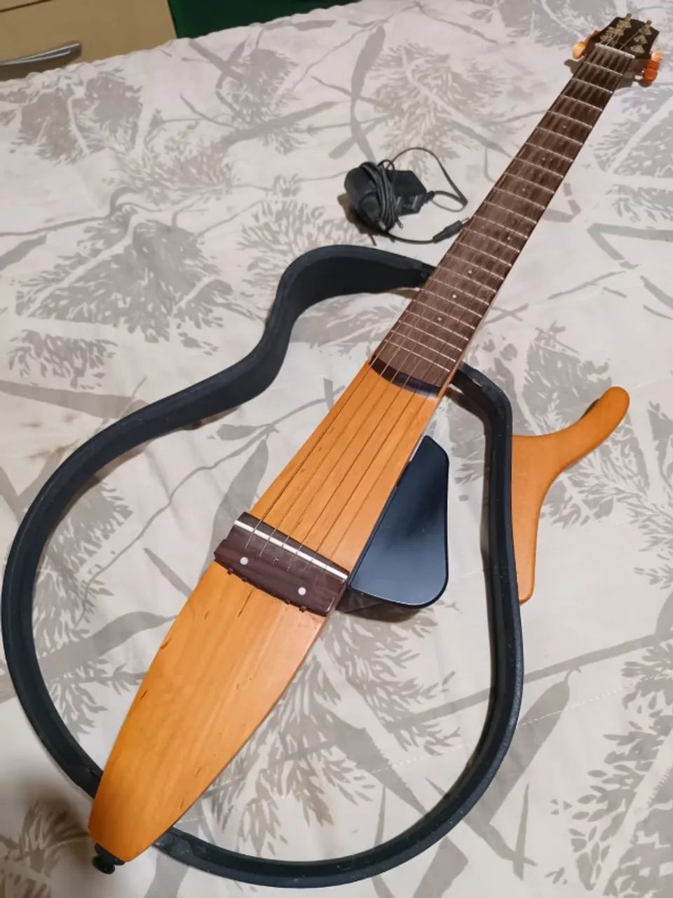 Vendo Violões Yamaha SLG110S e C80 Classic usados em ótimo estado