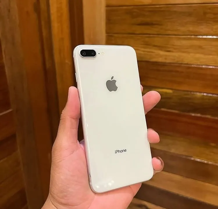 iPhone 8 Plus
