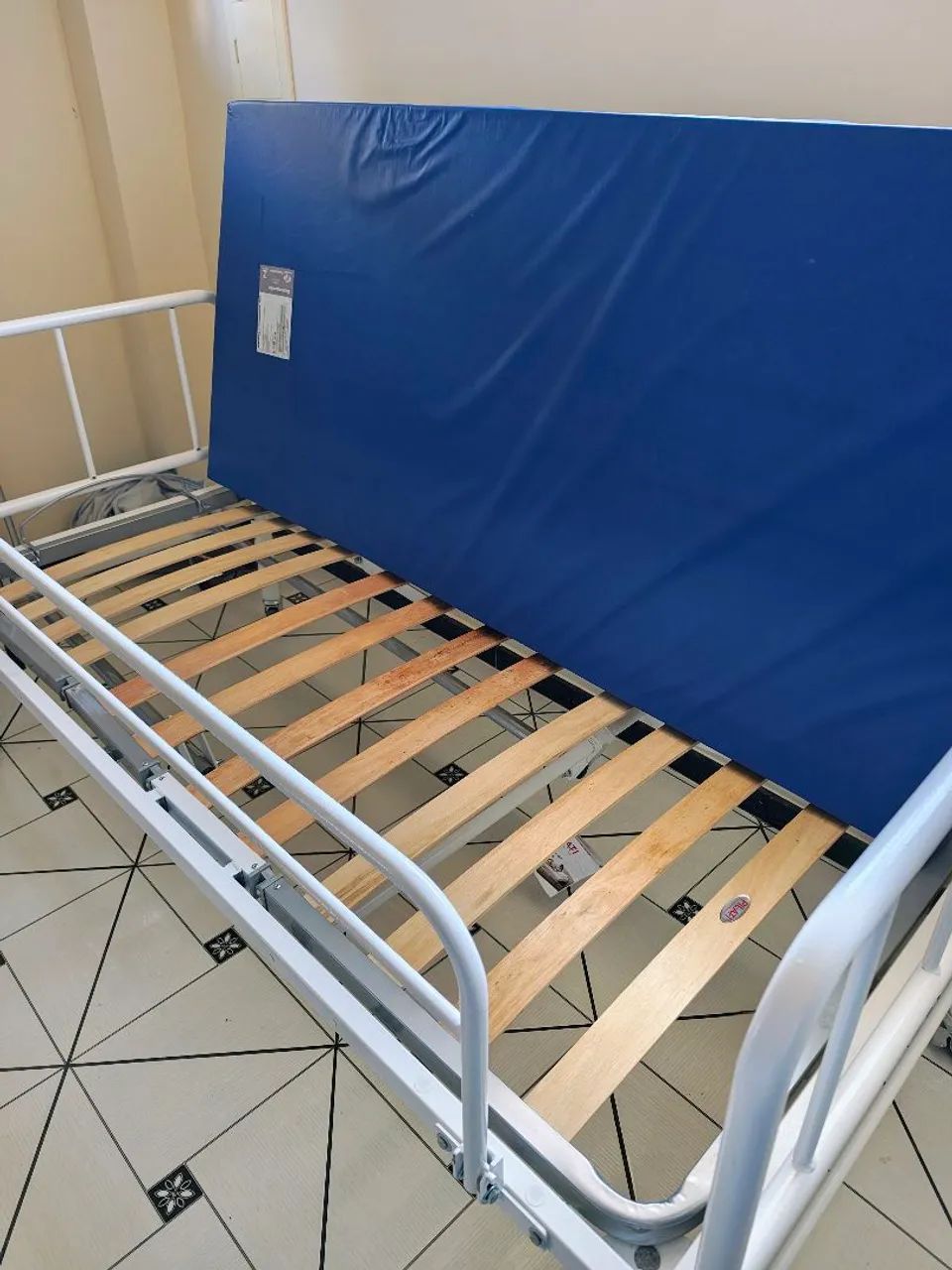 Cama hospitalar, novíssima menos de trinta dias de uso. - Foto 3